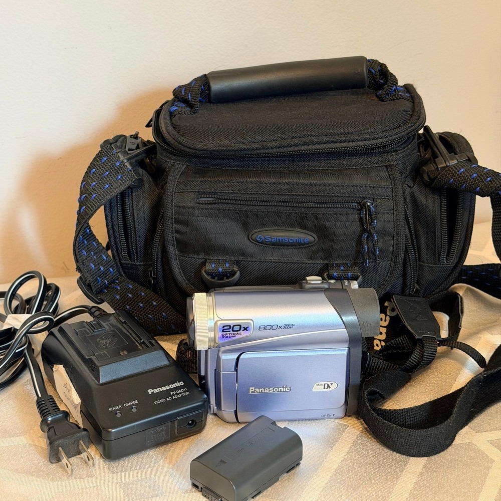 Panasonic Camcorder PV-GS9 Unisex OS Blue Excellent 20x Zoom MiniDV Bundle